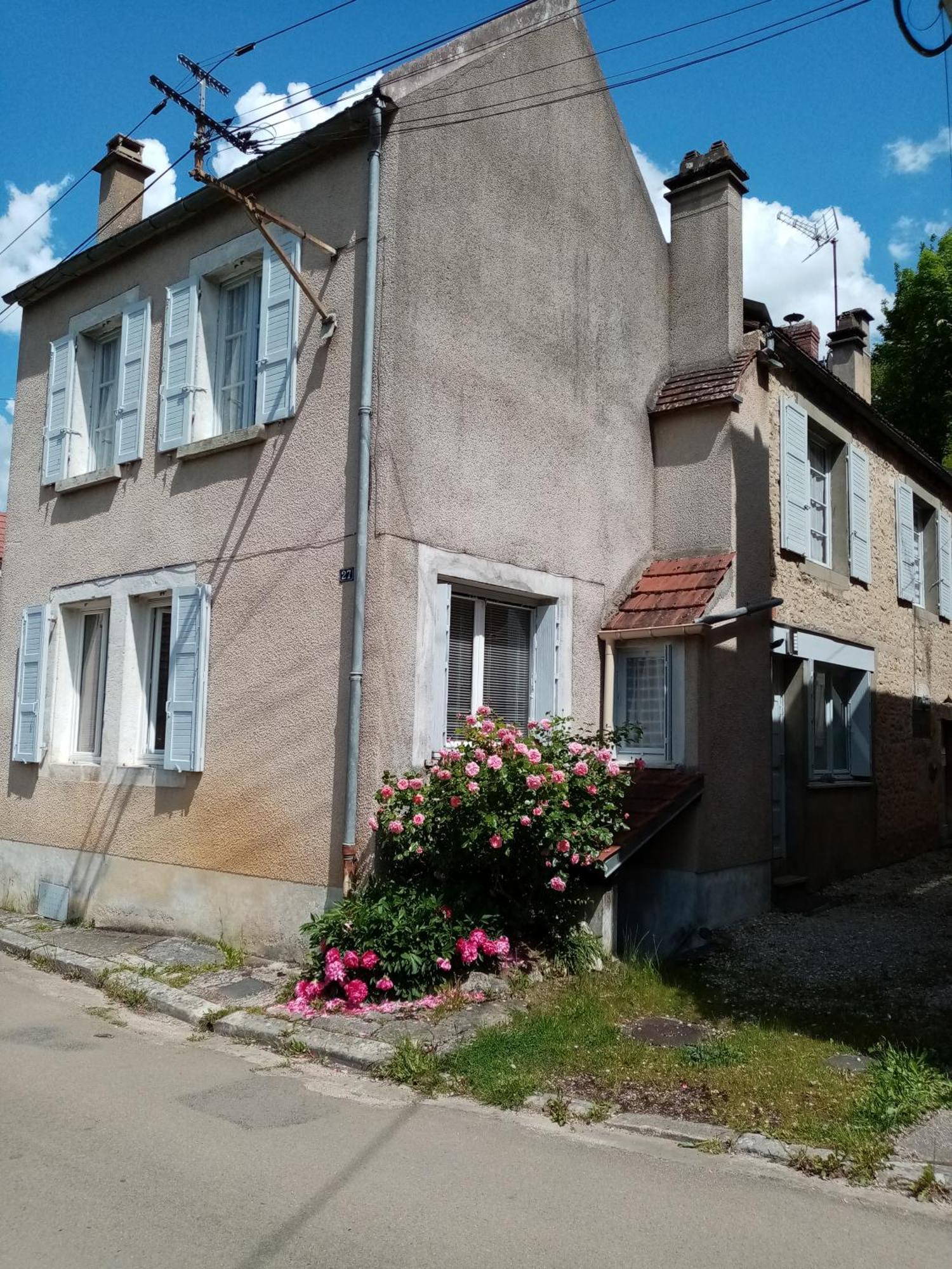 Les 27 Roses Et Ferienhaus Châtel-Censoir
